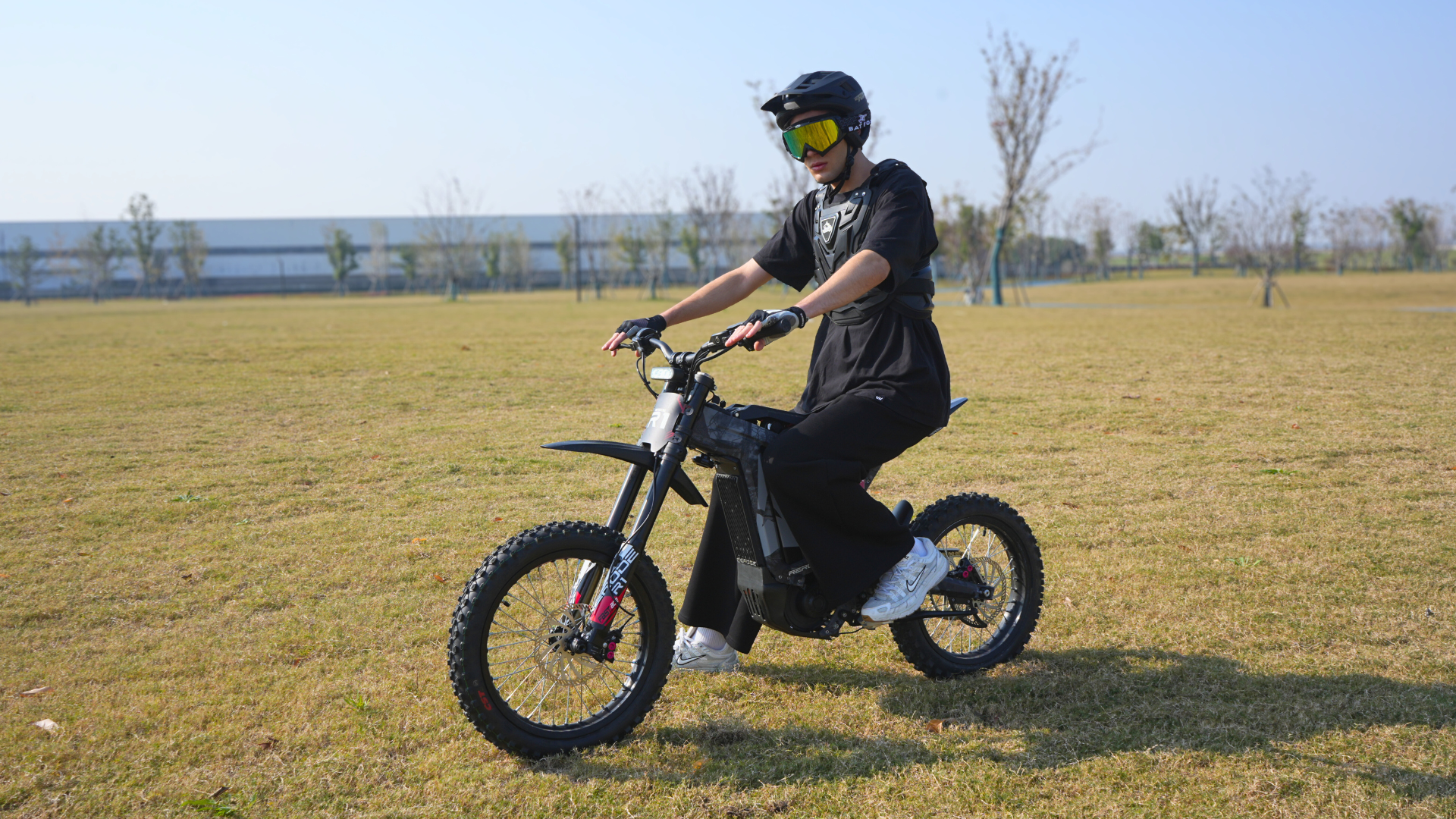 R1 Compact
