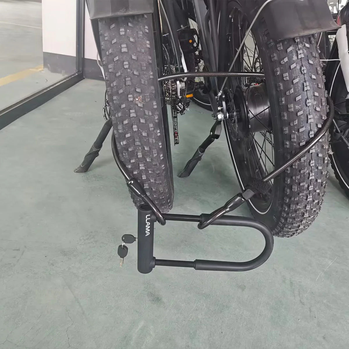 LLAMA TRUCK Heavy-Duty Portable Bike Lock Set