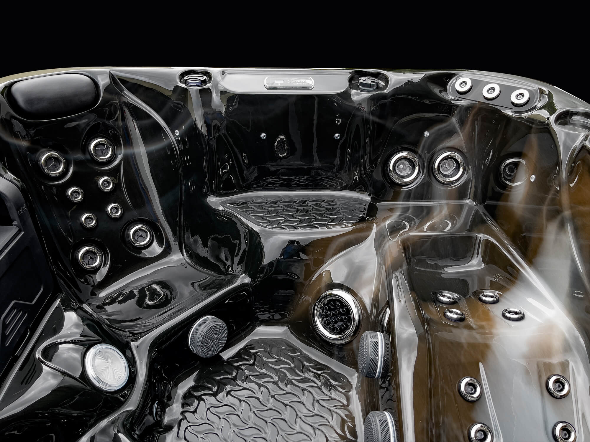 Erebus II Luxury Hot Tub