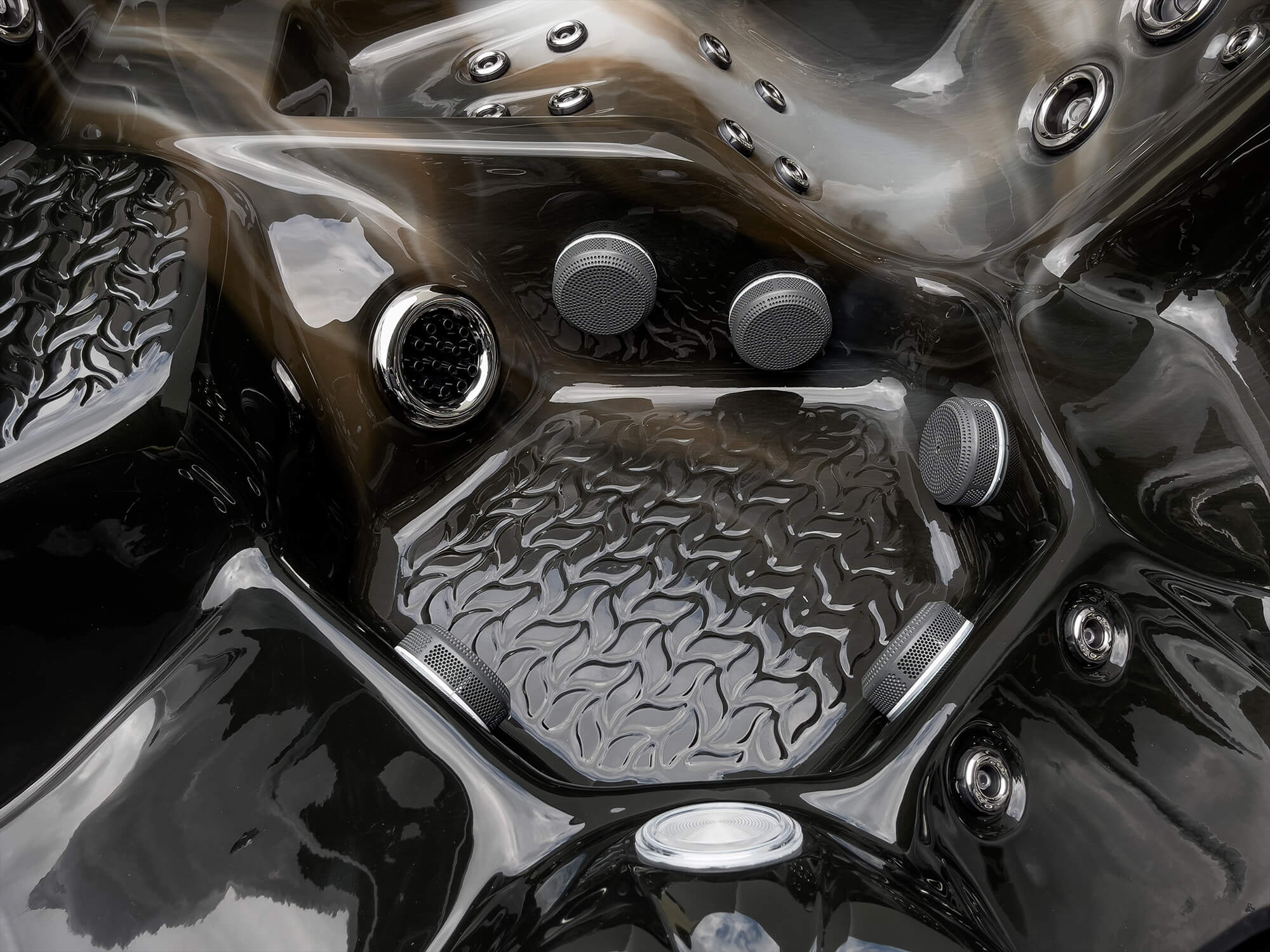 Erebus II Luxury Hot Tub