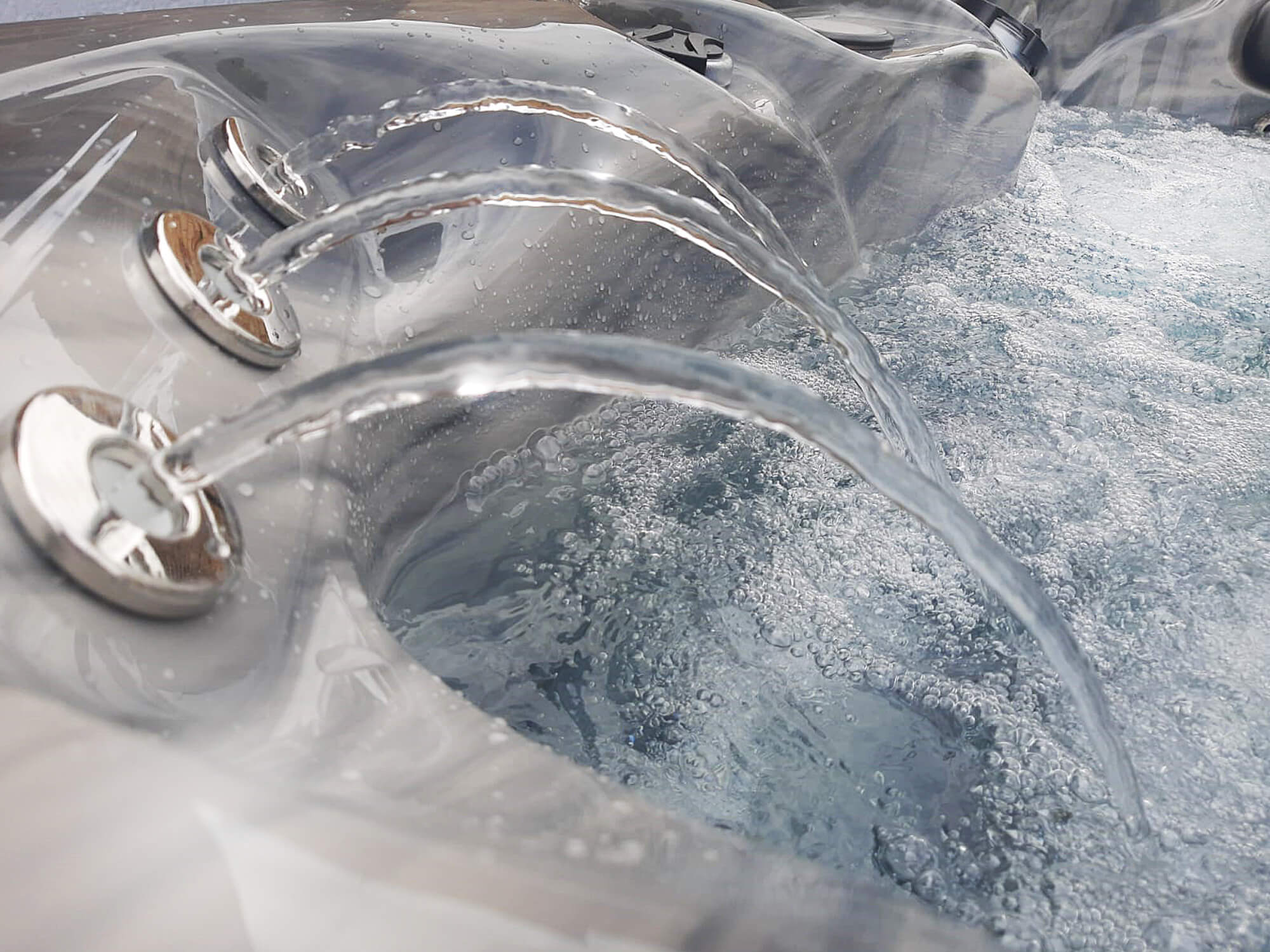 Erebus II Luxury Hot Tub