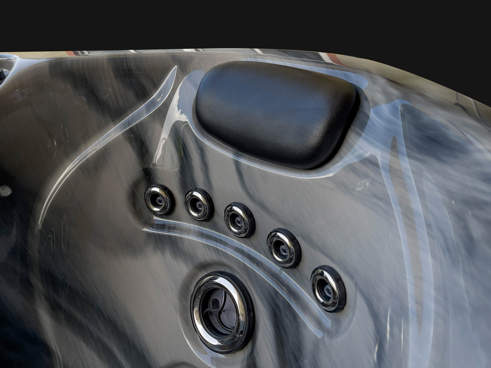 Glencoe Luxury Hot Tub
