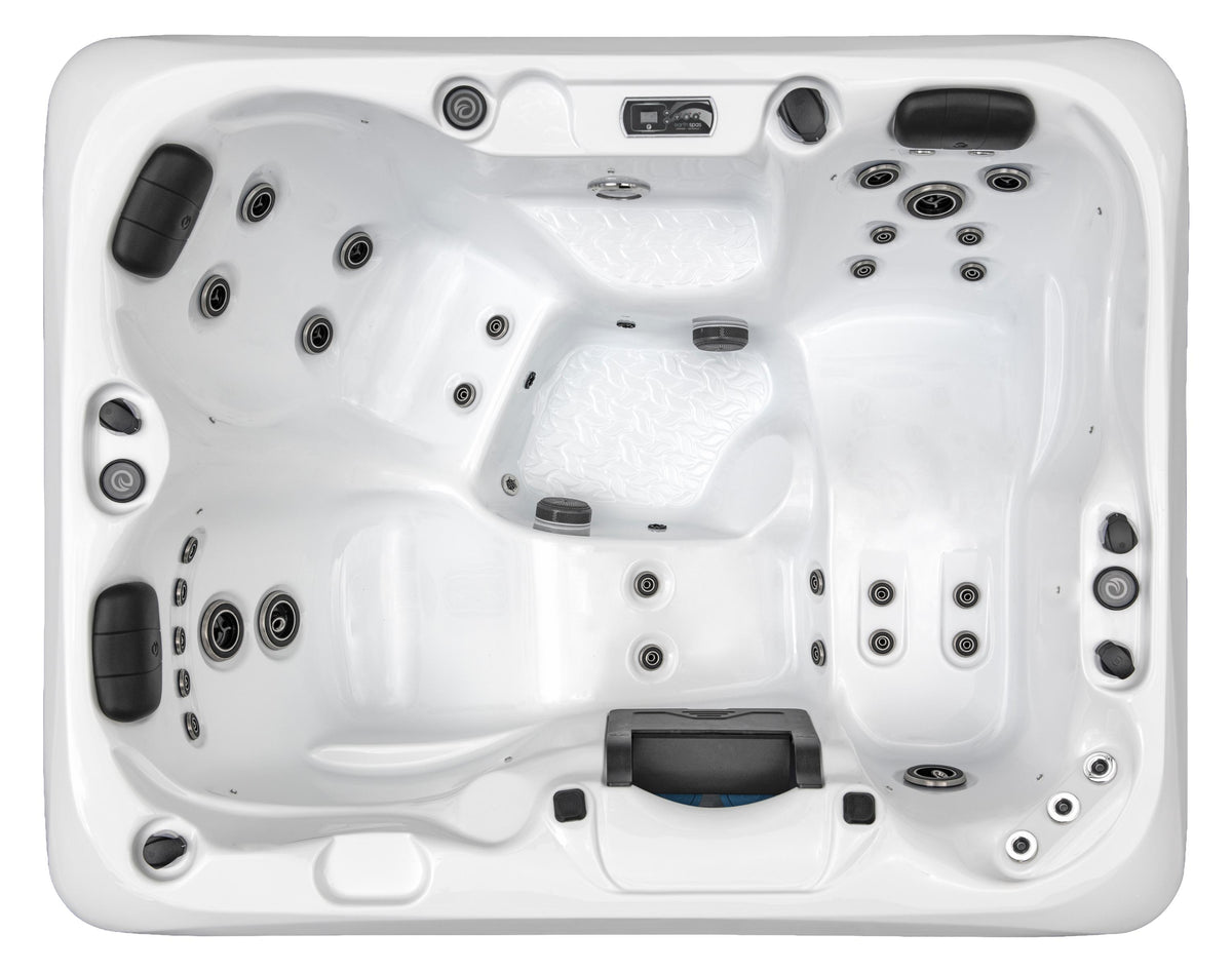 Kouri Luxury Hot Tub