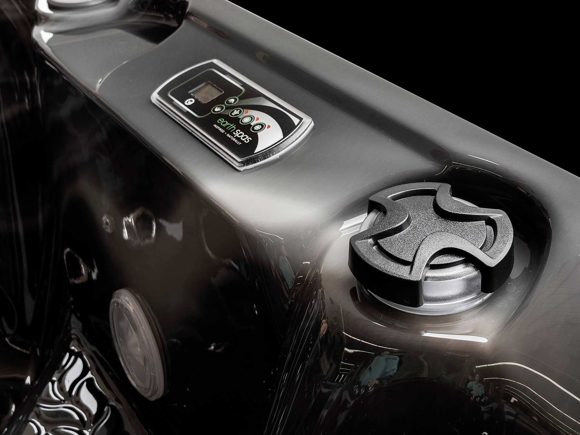 Kouri Luxury Hot Tub