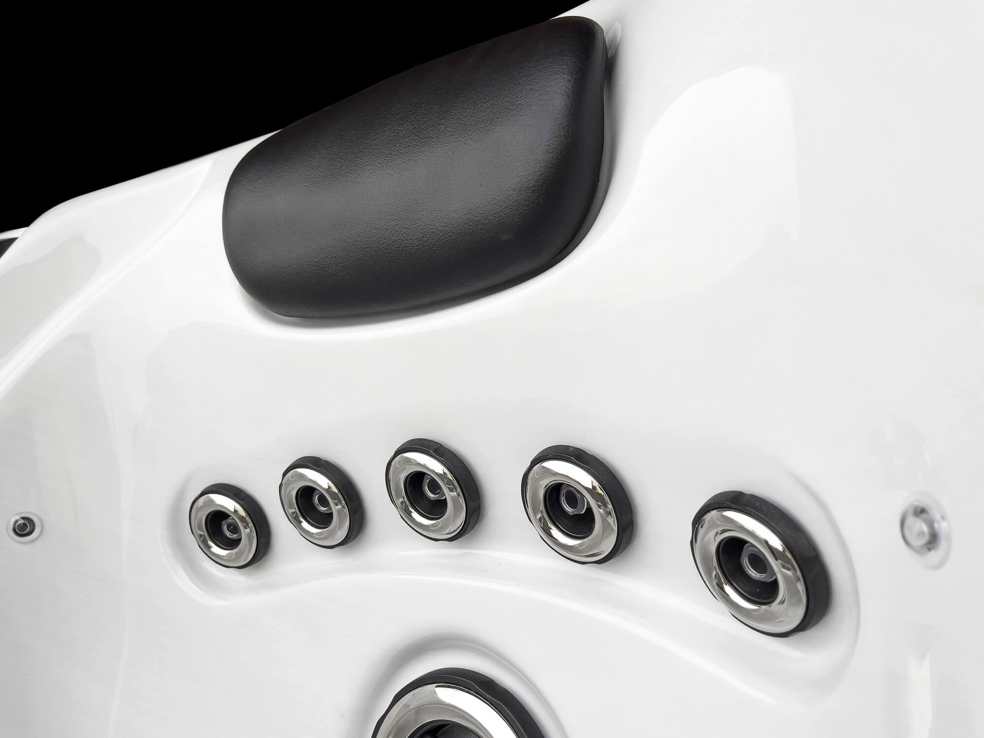 Kouri Luxury Hot Tub