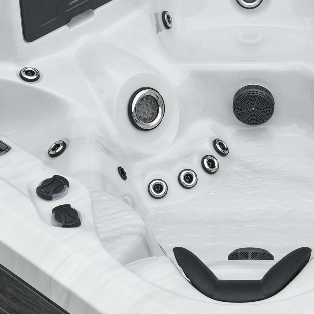 Glencoe Luxury Hot Tub