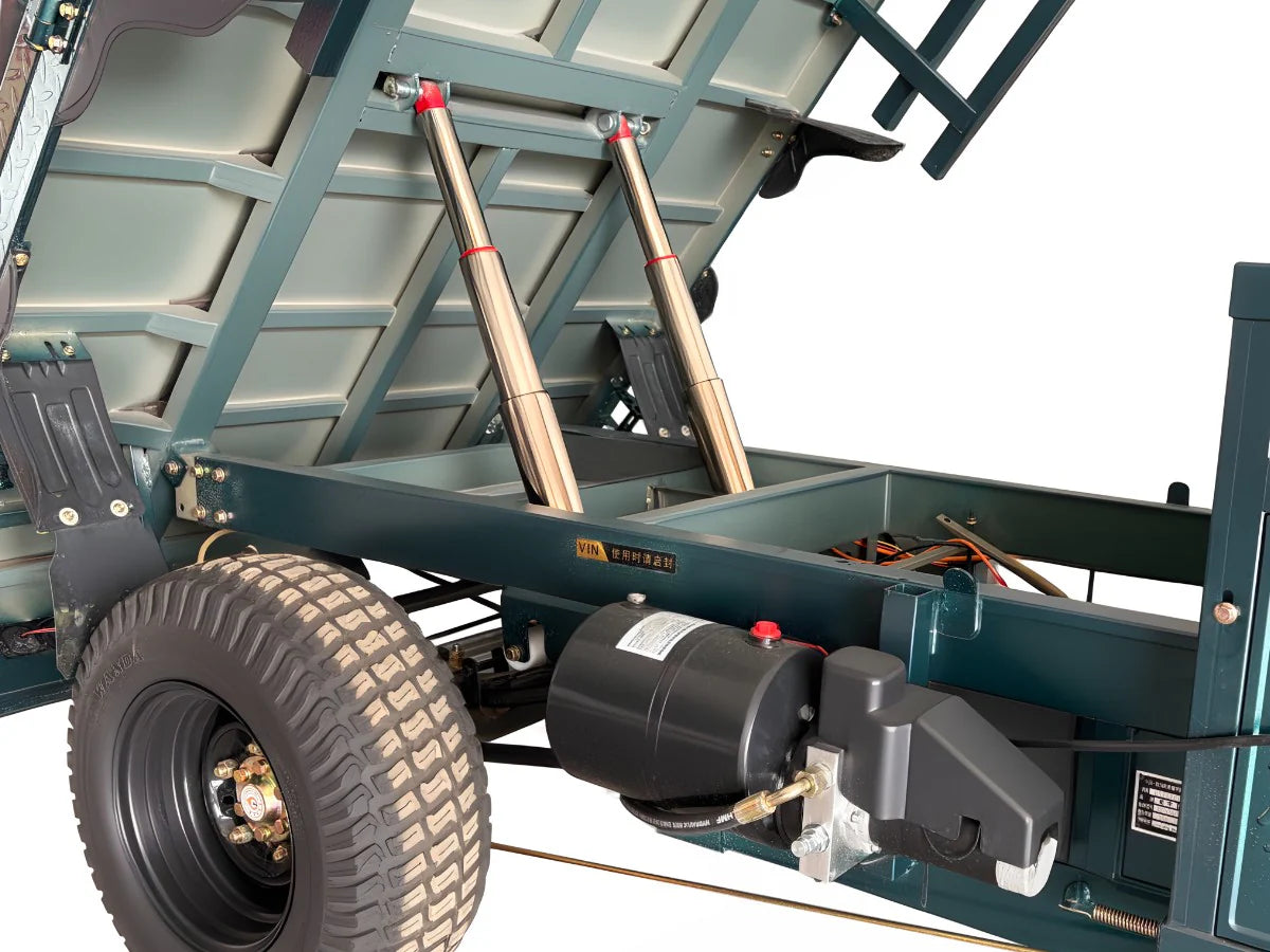 LLAMA Truck Thunder (Assembled in USA)