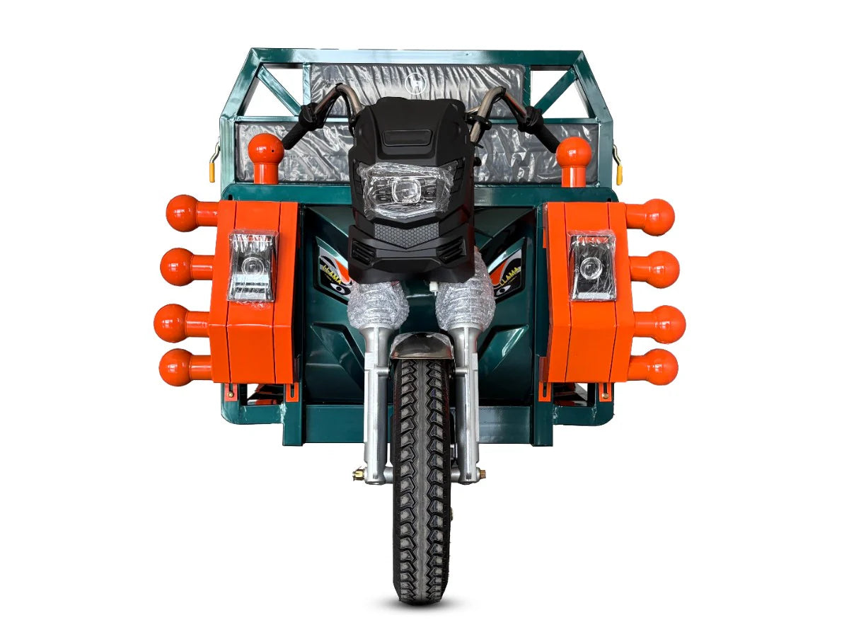 LLAMA Truck Thunder (Assembled in USA)