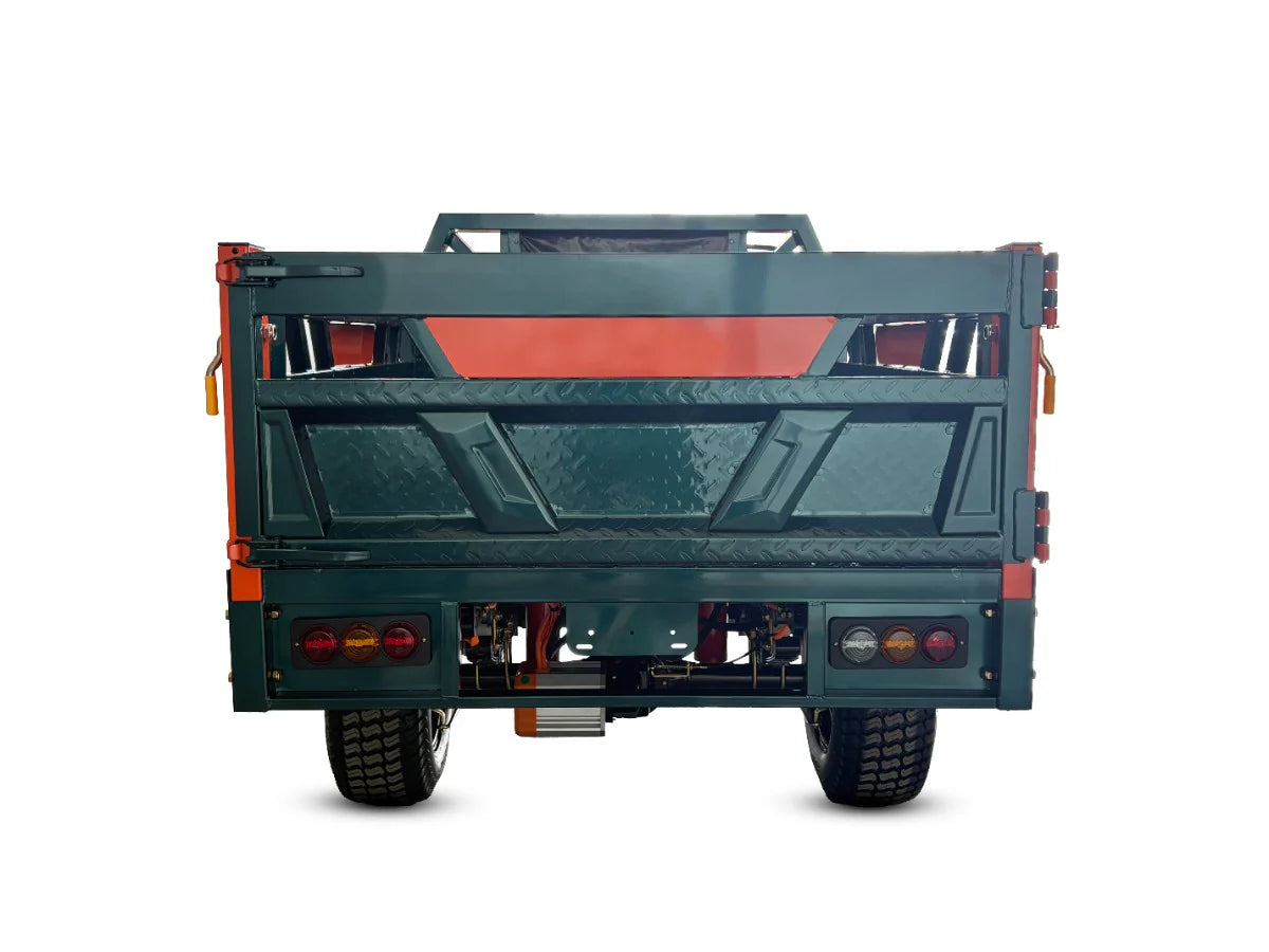 LLAMA Truck Thunder (Assembled in USA)